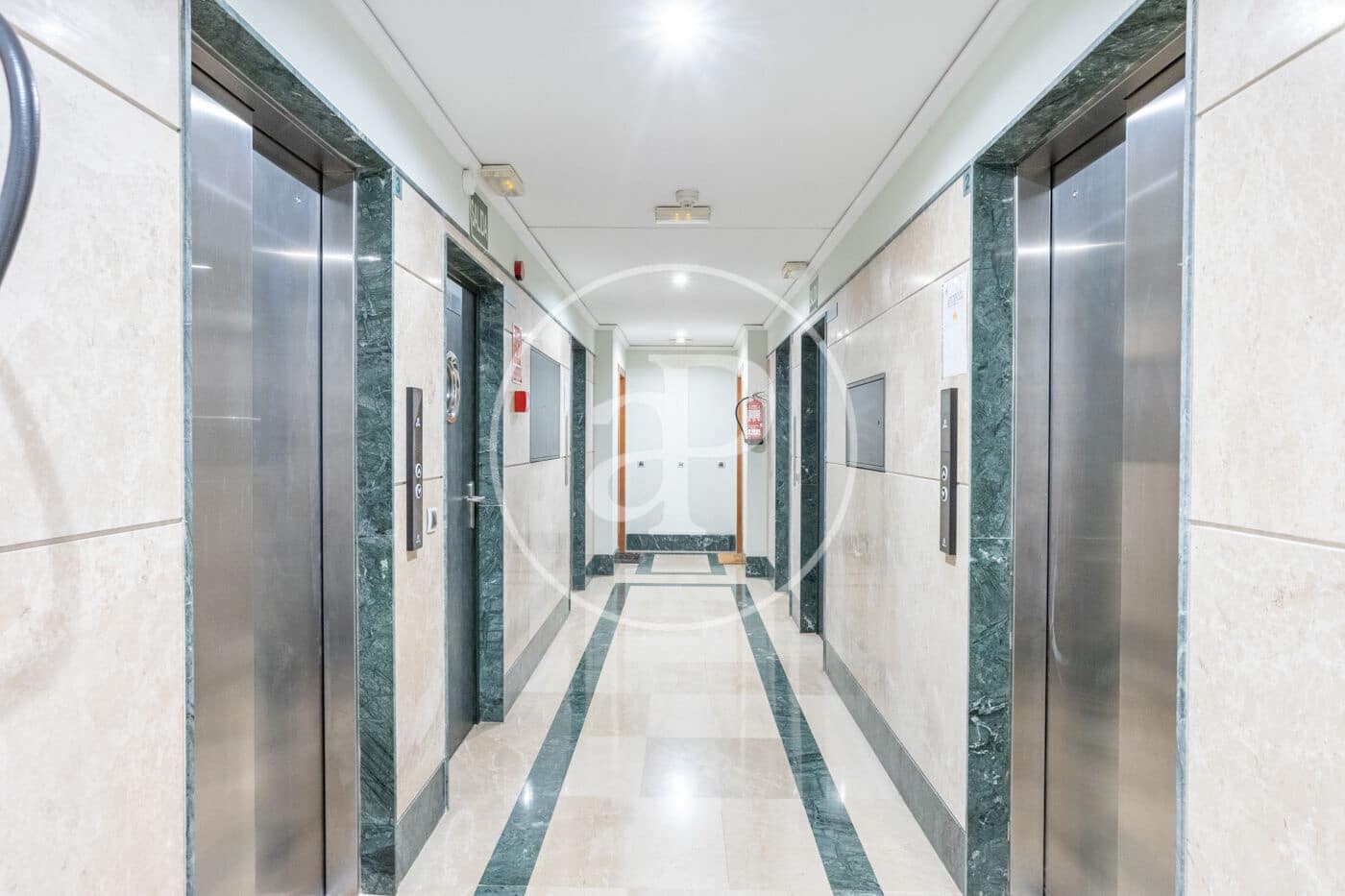 3 quarto Apartamento para arrendar em Valencia cidade com piscina - 2 700 € (Ref: 9551635)