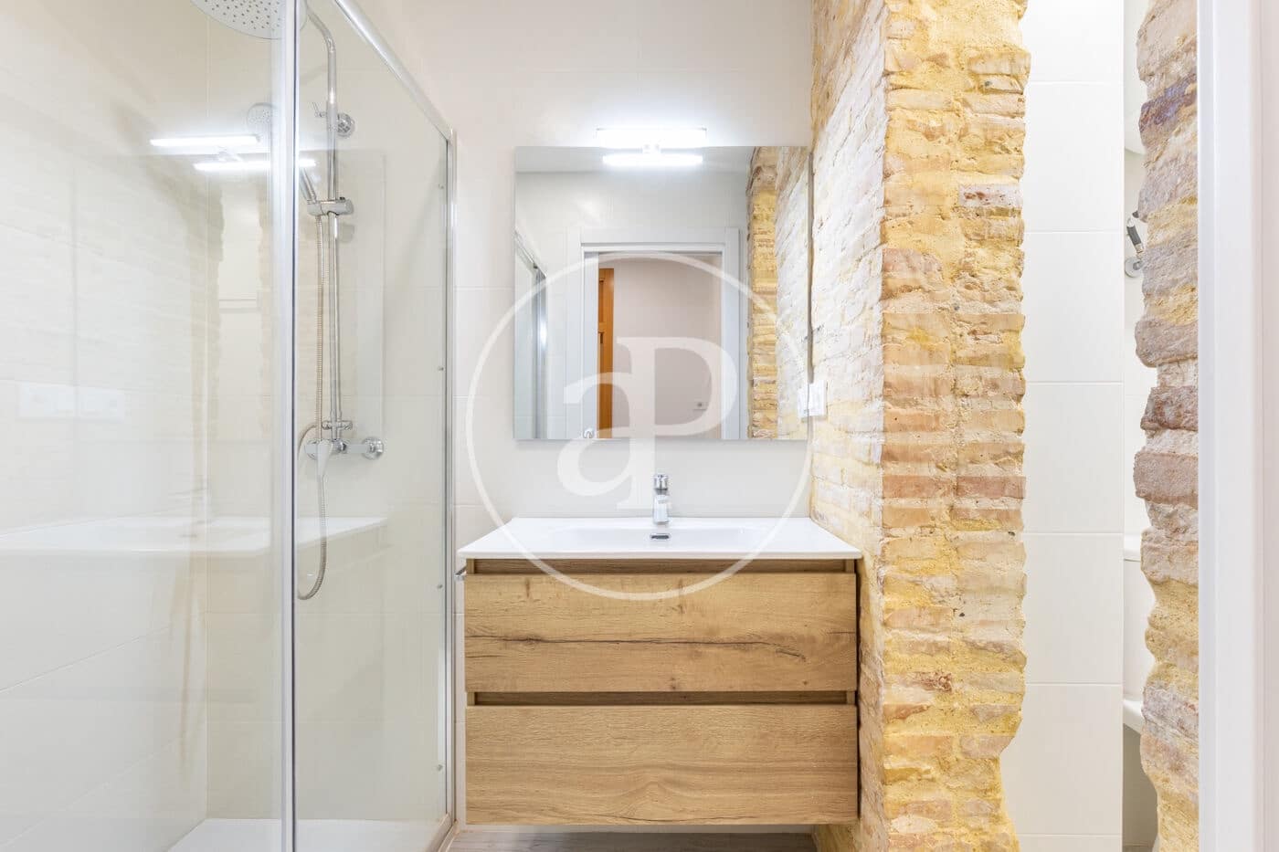 2 soveværelse Lejlighed til leje i Valencia by - € 1.300 (Ref: 9551636)