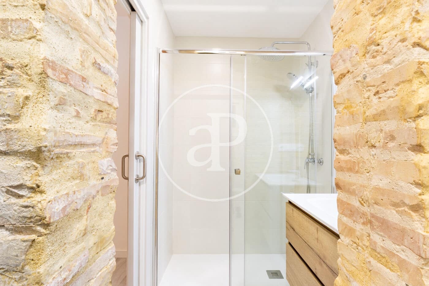 2 soveværelse Lejlighed til leje i Valencia by - € 1.300 (Ref: 9551636)