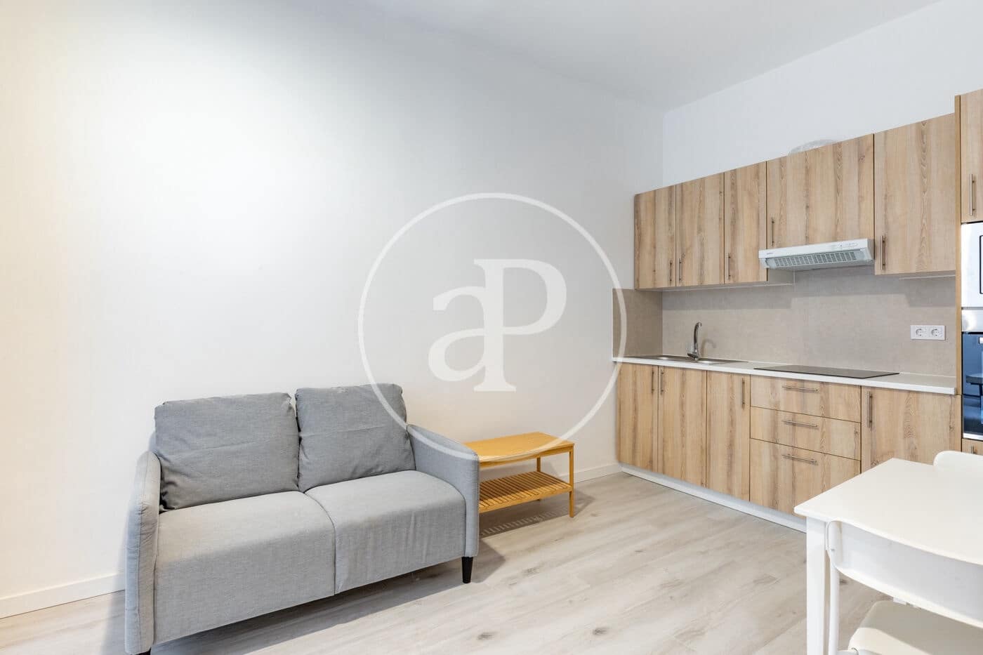 2 soveværelse Lejlighed til leje i Valencia by - € 1.300 (Ref: 9551636)