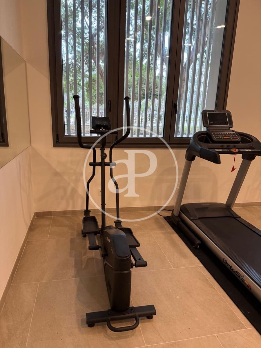 2 sypialnia Apartament do wynajęcia w Miasto Walencja z basenem - 1 500 € (Ref: 9551638)