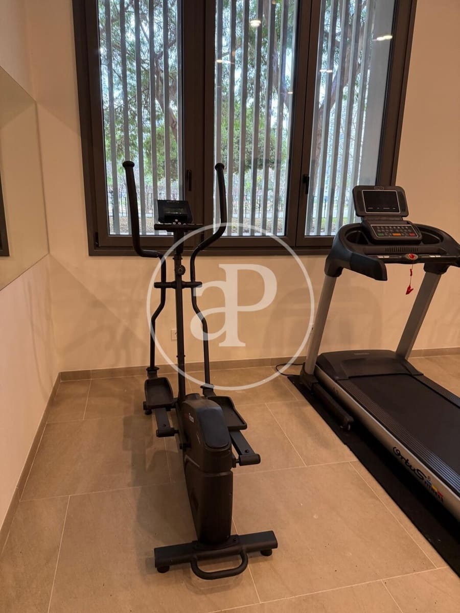 2 sypialnia Apartament do wynajęcia w Miasto Walencja z basenem - 1 500 € (Ref: 9551638)