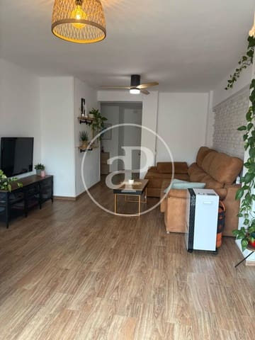 3 bedroom Apartment for sale in Ciutat Fallera, Valencia city - € 350,000 (Ref: 9551640)