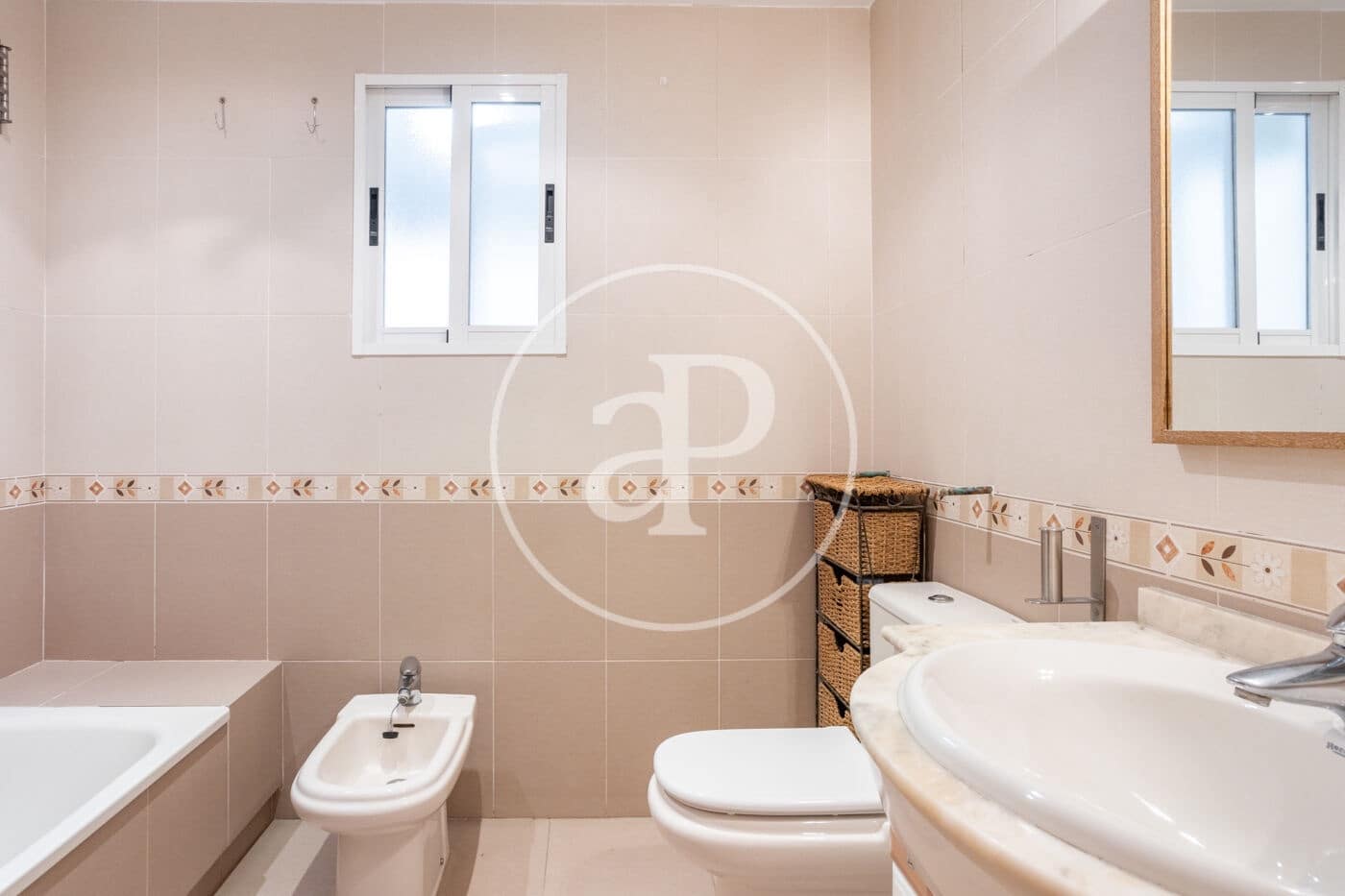 3 soverom Leilighet til leie i La Pobla de Vallbona - € 1 300 (Ref: 9555954)