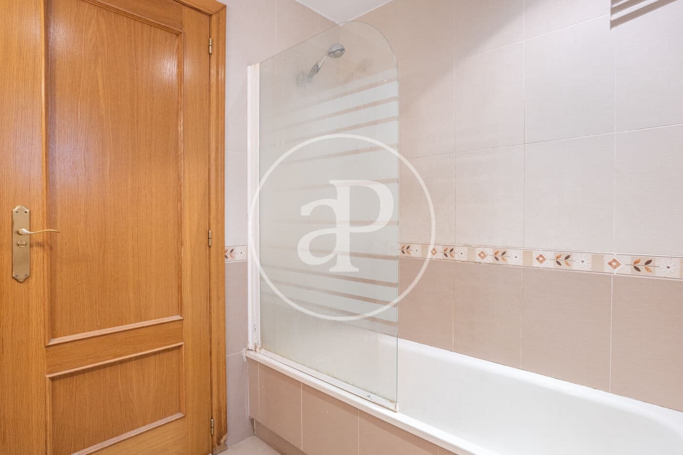 3 soverom Leilighet til leie i La Pobla de Vallbona - € 1 300 (Ref: 9555954)