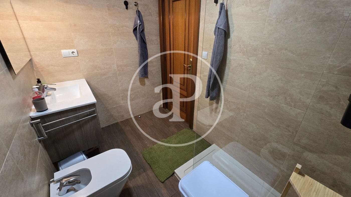 2 makuuhuone Huoneisto vuokrattavana paikassa Valencia kaupunki - 1 300 € (Ref: 9555956)