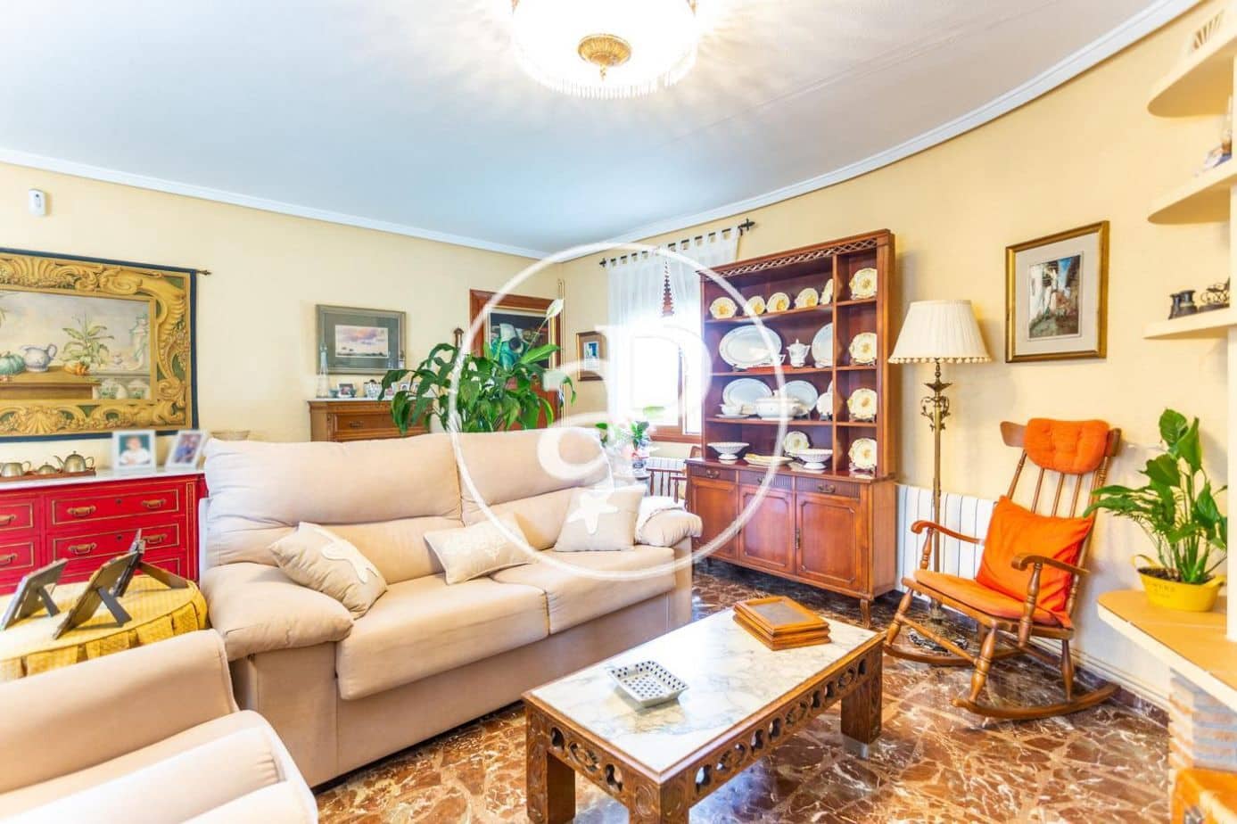 5 quarto Moradia para arrendar em Turis com piscina - 2 500 € (Ref: 9555960)