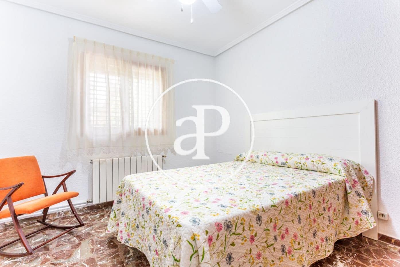 5 quarto Moradia para arrendar em Turis com piscina - 2 500 € (Ref: 9555960)