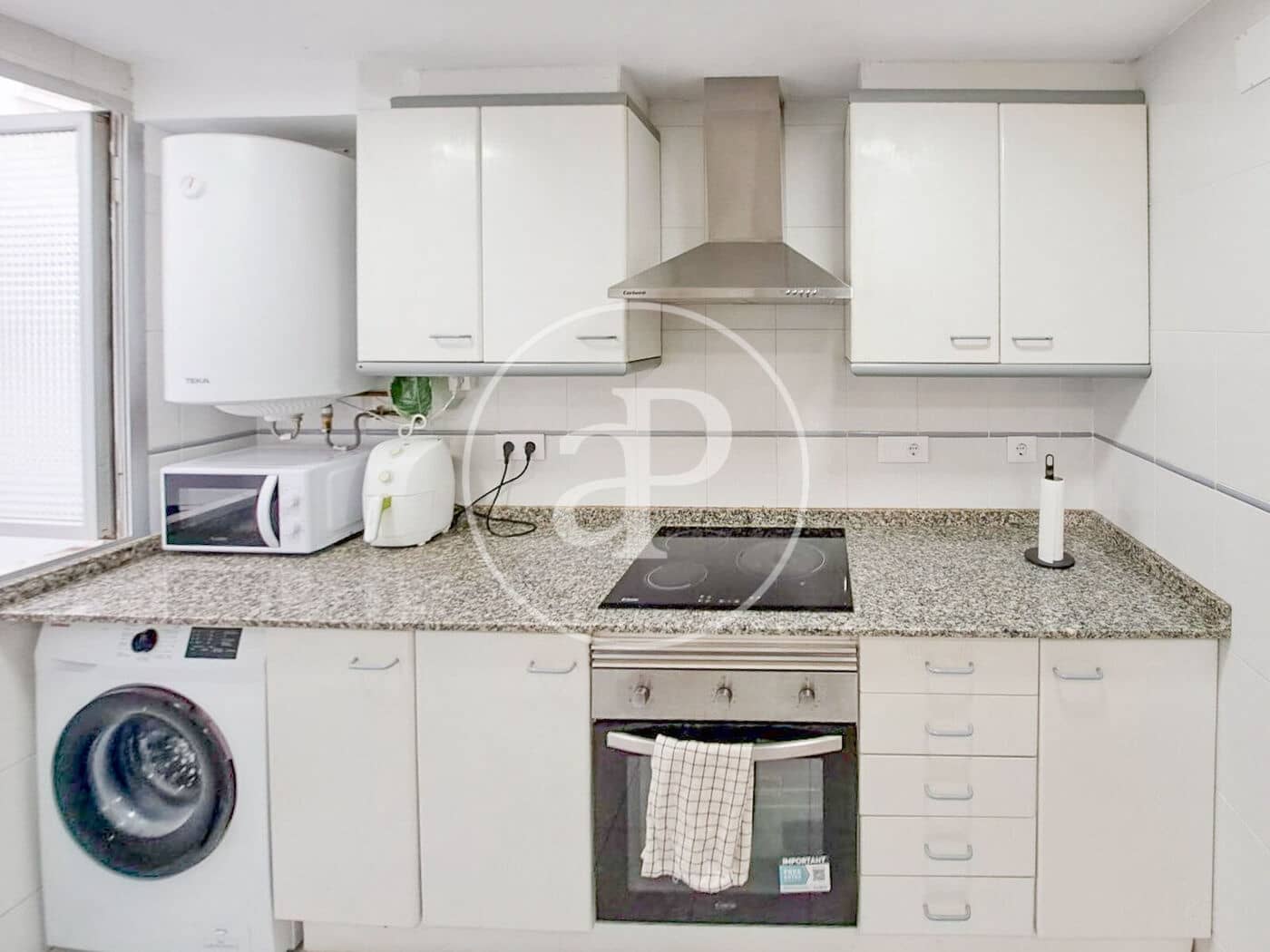 7 slaapkamer Appartement te koop in Valencia stad - € 500.000 (Ref: 9555961)