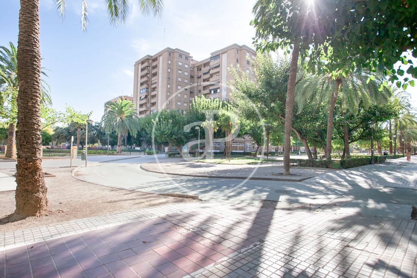 7 slaapkamer Appartement te koop in Valencia stad - € 500.000 (Ref: 9555961)