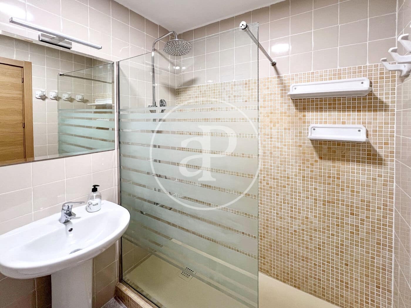 7 slaapkamer Appartement te koop in Valencia stad - € 500.000 (Ref: 9555961)