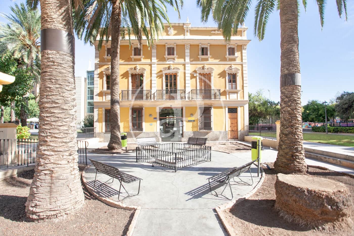 7 slaapkamer Appartement te koop in Valencia stad - € 500.000 (Ref: 9555961)