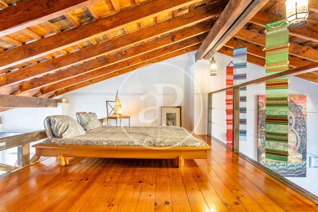 2 soveværelse Penthouse til leje i Russafa, Valencia by - € 1.400 (Ref: 9555963)