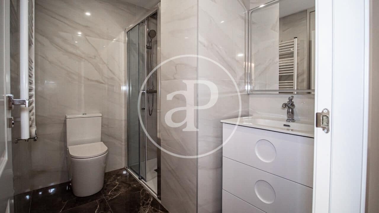 2 soverom Leilighet til leie i Valencia by - € 1 800 (Ref: 9561901)