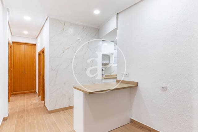 4 soveværelse Lejlighed til leje i Russafa, Valencia by - € 1.750 (Ref: 9561906)