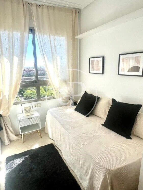 2 soveværelse Lejlighed til leje i Valencia by med swimmingpool - € 1.650 (Ref: 9561907)