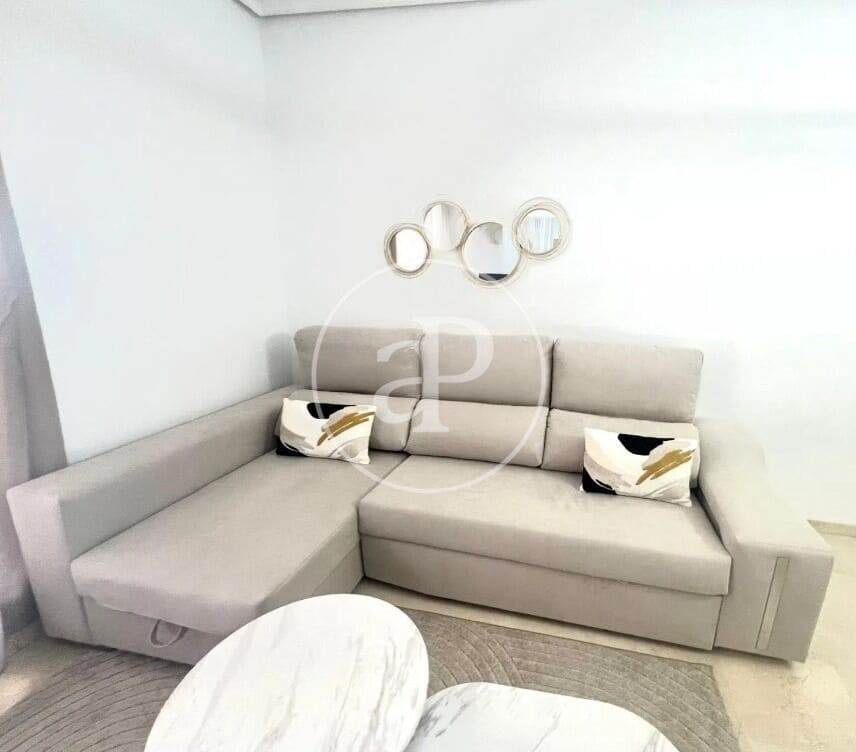 2 soveværelse Lejlighed til leje i Valencia by med swimmingpool - € 1.650 (Ref: 9561907)