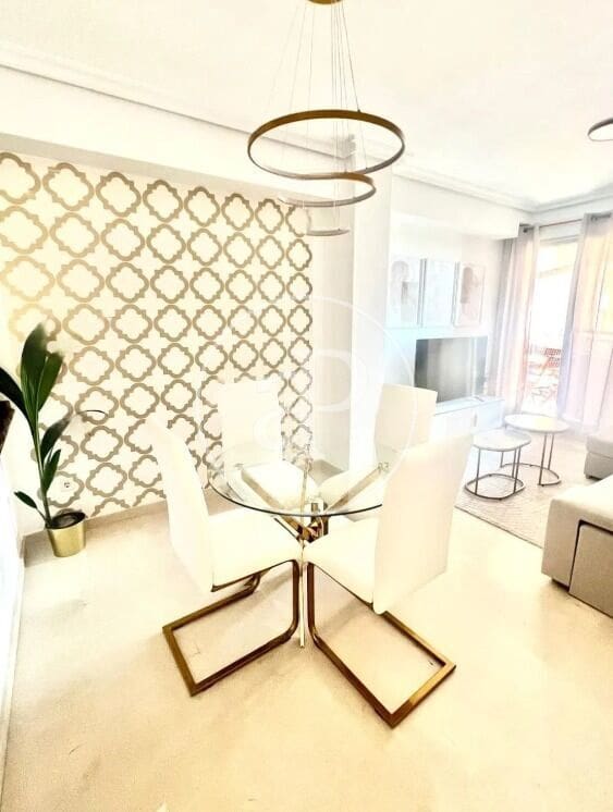 2 soveværelse Lejlighed til leje i Valencia by med swimmingpool - € 1.650 (Ref: 9561907)