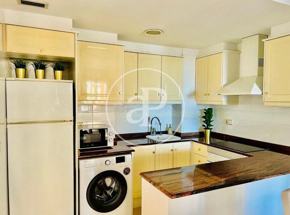 2 soveværelse Lejlighed til leje i Valencia by med swimmingpool - € 1.650 (Ref: 9561907)