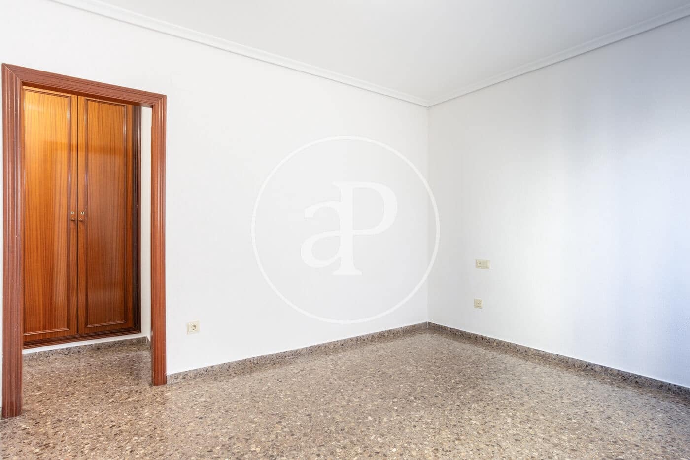 4 bedroom Apartment for rent in Valencia city - € 1,800 (Ref: 9565329)