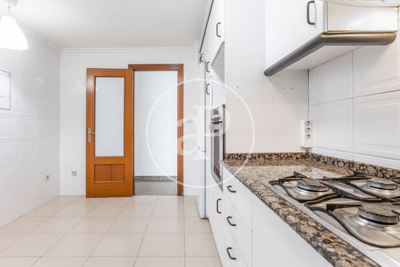 4 bedroom Apartment for rent in Valencia city - € 1,800 (Ref: 9565329)