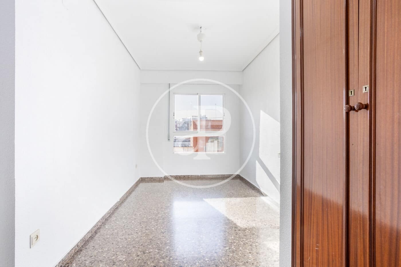 4 bedroom Apartment for rent in Valencia city - € 1,800 (Ref: 9565329)