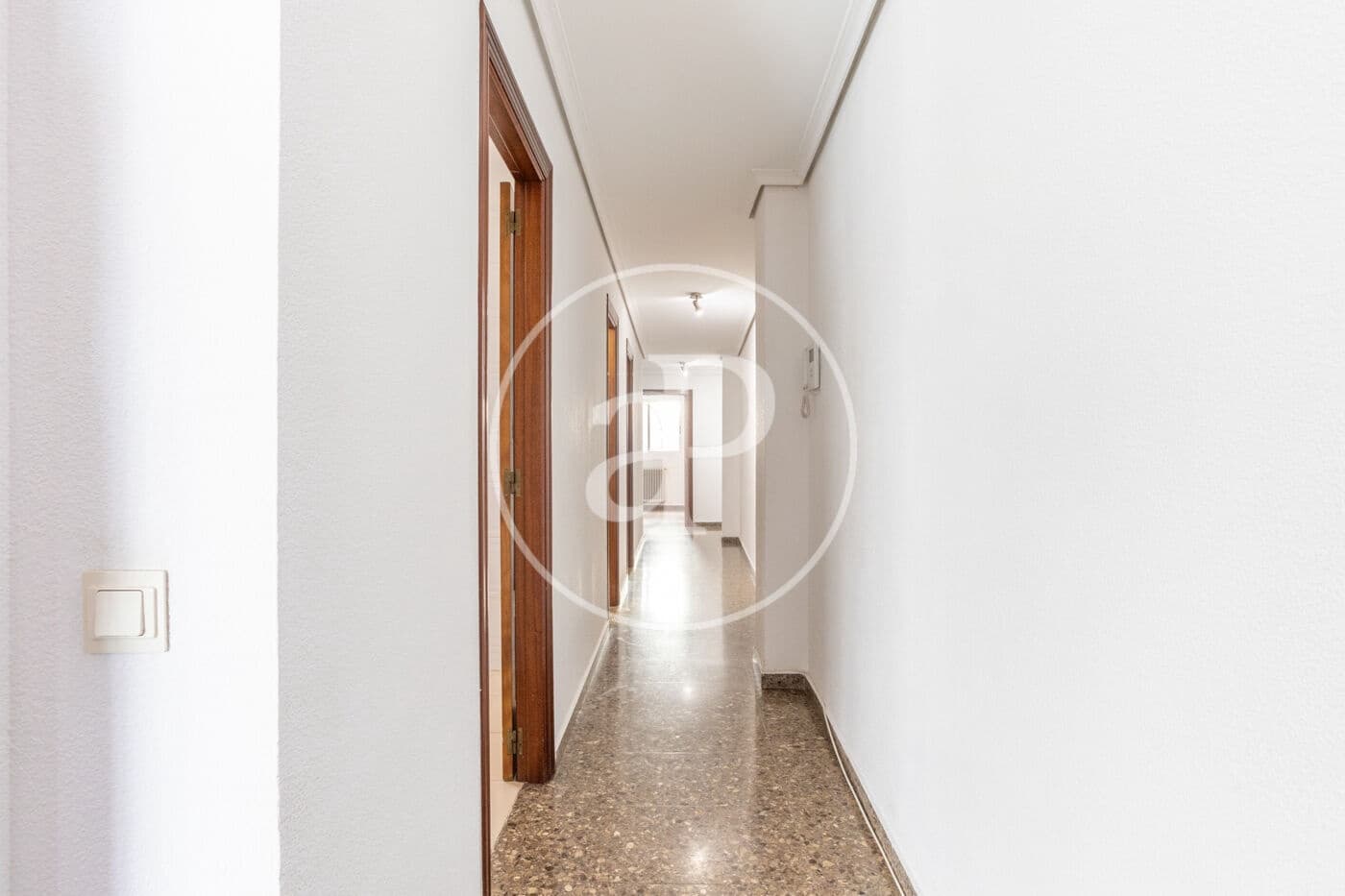 4 bedroom Apartment for rent in Valencia city - € 1,800 (Ref: 9565329)