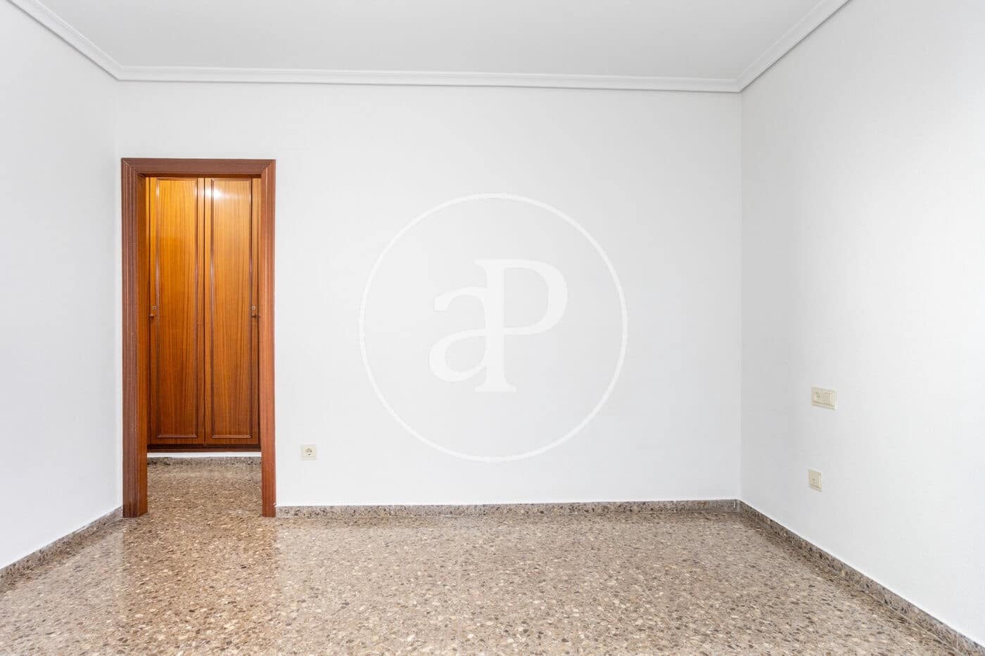4 bedroom Apartment for rent in Valencia city - € 1,800 (Ref: 9565329)