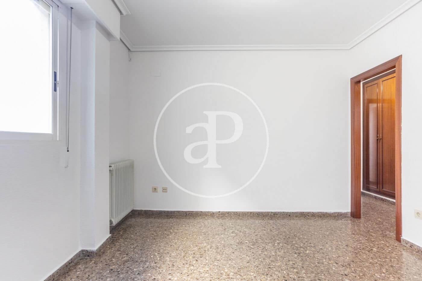 4 bedroom Apartment for rent in Valencia city - € 1,800 (Ref: 9565329)