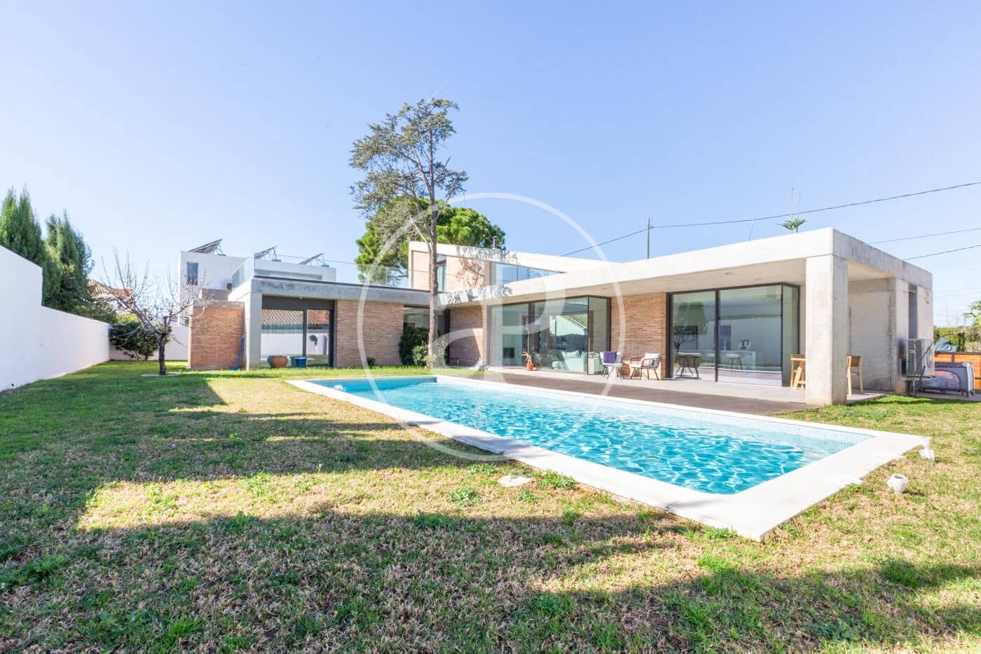 4 bedroom Villa for sale in Valencia city with pool - € 1,380,000 (Ref: 9565330)