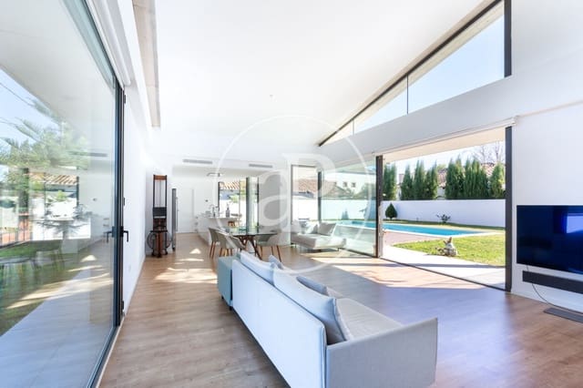 4 soverom Villa til salgs i Valencia by med svømmebasseng - € 1 380 000 (Ref: 9565330)