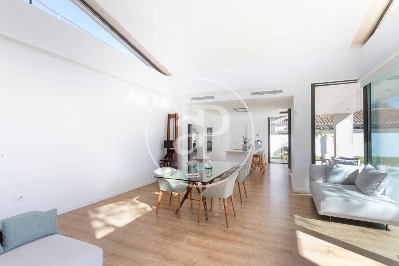 4 bedroom Villa for sale in Valencia city with pool - € 1,380,000 (Ref: 9565330)