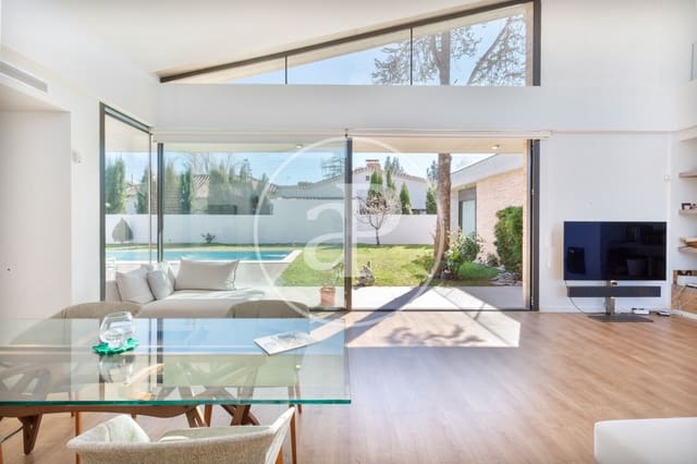 4 soverom Villa til salgs i Valencia by med svømmebasseng - € 1 380 000 (Ref: 9565330)