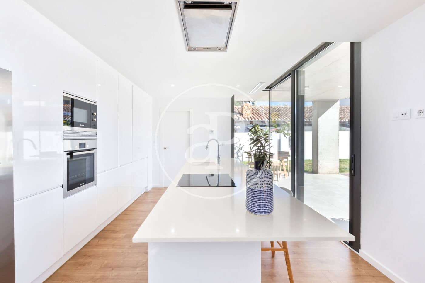 4 bedroom Villa for sale in Valencia city with pool - € 1,380,000 (Ref: 9565330)