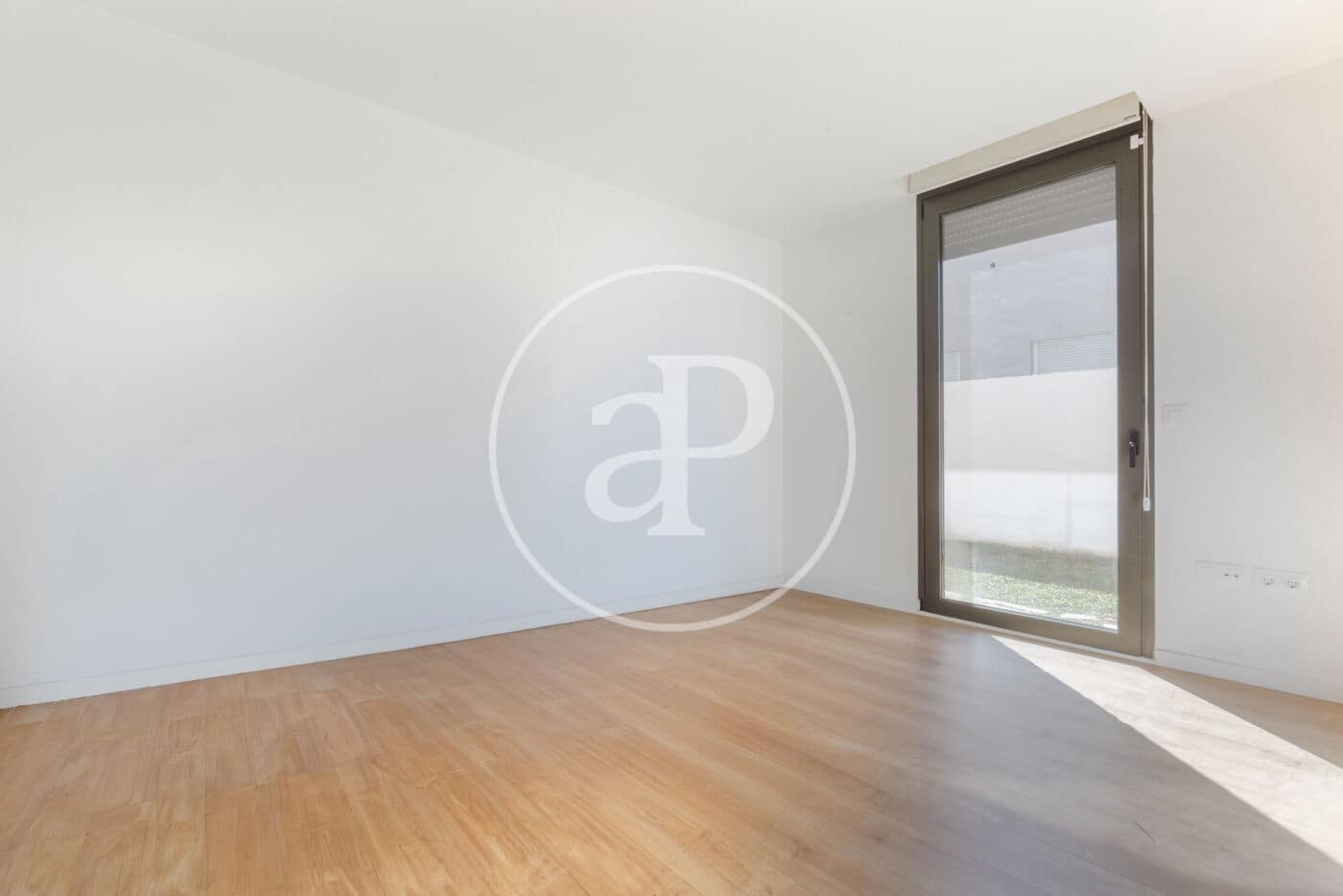 4 bedroom Villa for sale in Valencia city with pool - € 1,380,000 (Ref: 9565330)