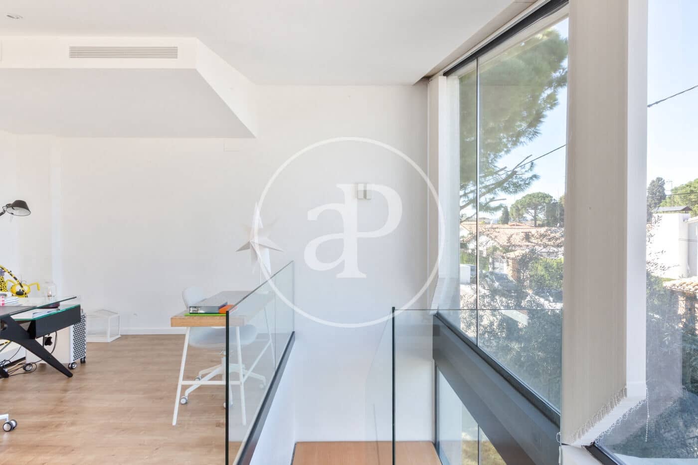 4 bedroom Villa for sale in Valencia city with pool - € 1,380,000 (Ref: 9565330)