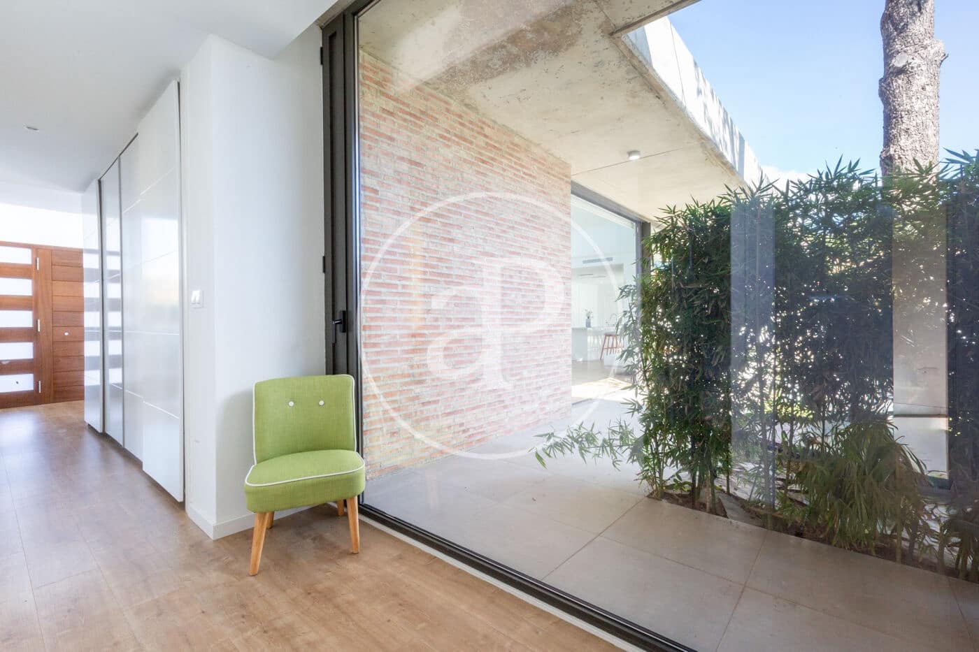 4 bedroom Villa for sale in Valencia city with pool - € 1,380,000 (Ref: 9565330)