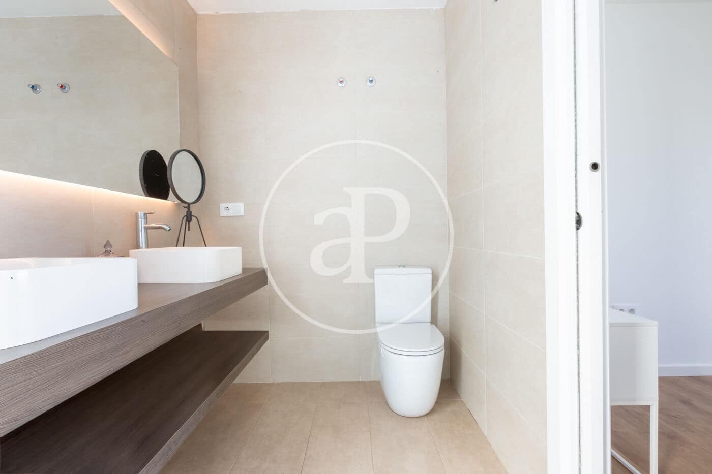 4 bedroom Villa for sale in Valencia city with pool - € 1,380,000 (Ref: 9565330)