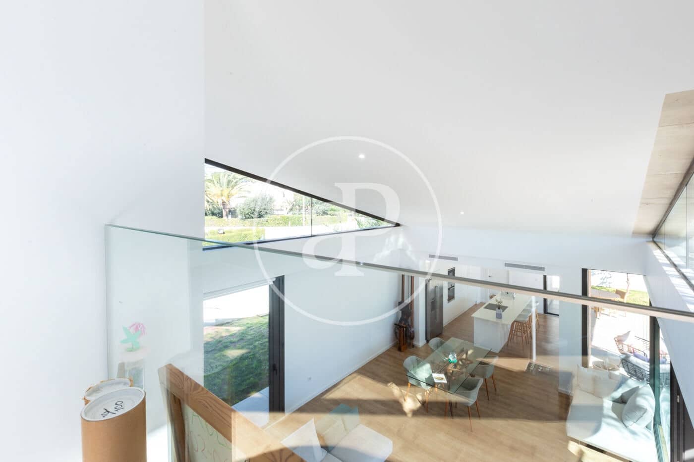 4 bedroom Villa for sale in Valencia city with pool - € 1,380,000 (Ref: 9565330)