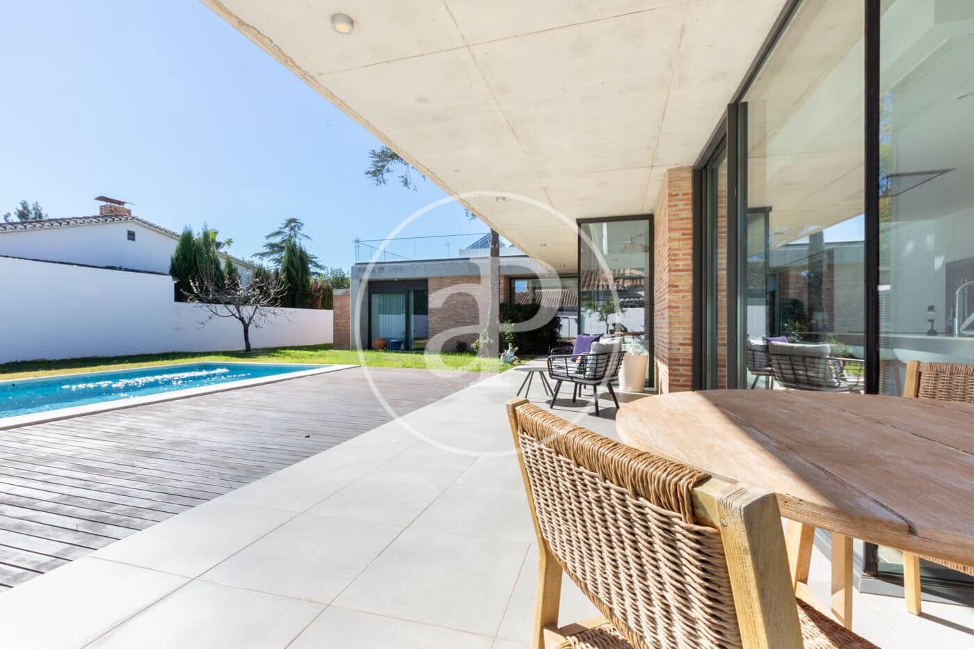 4 bedroom Villa for sale in Valencia city with pool - € 1,380,000 (Ref: 9565330)
