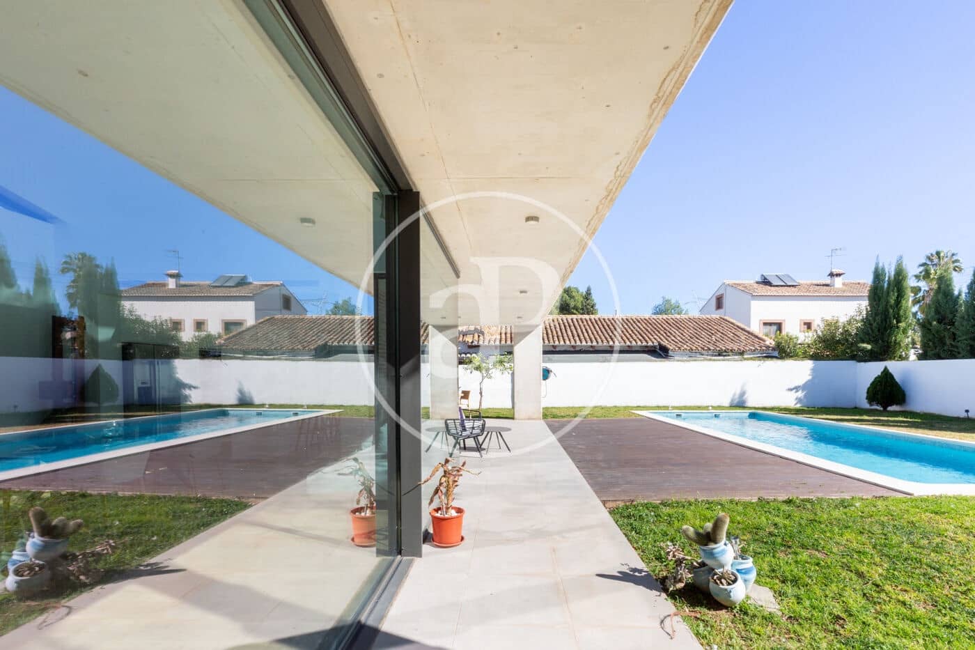 4 bedroom Villa for sale in Valencia city with pool - € 1,380,000 (Ref: 9565330)