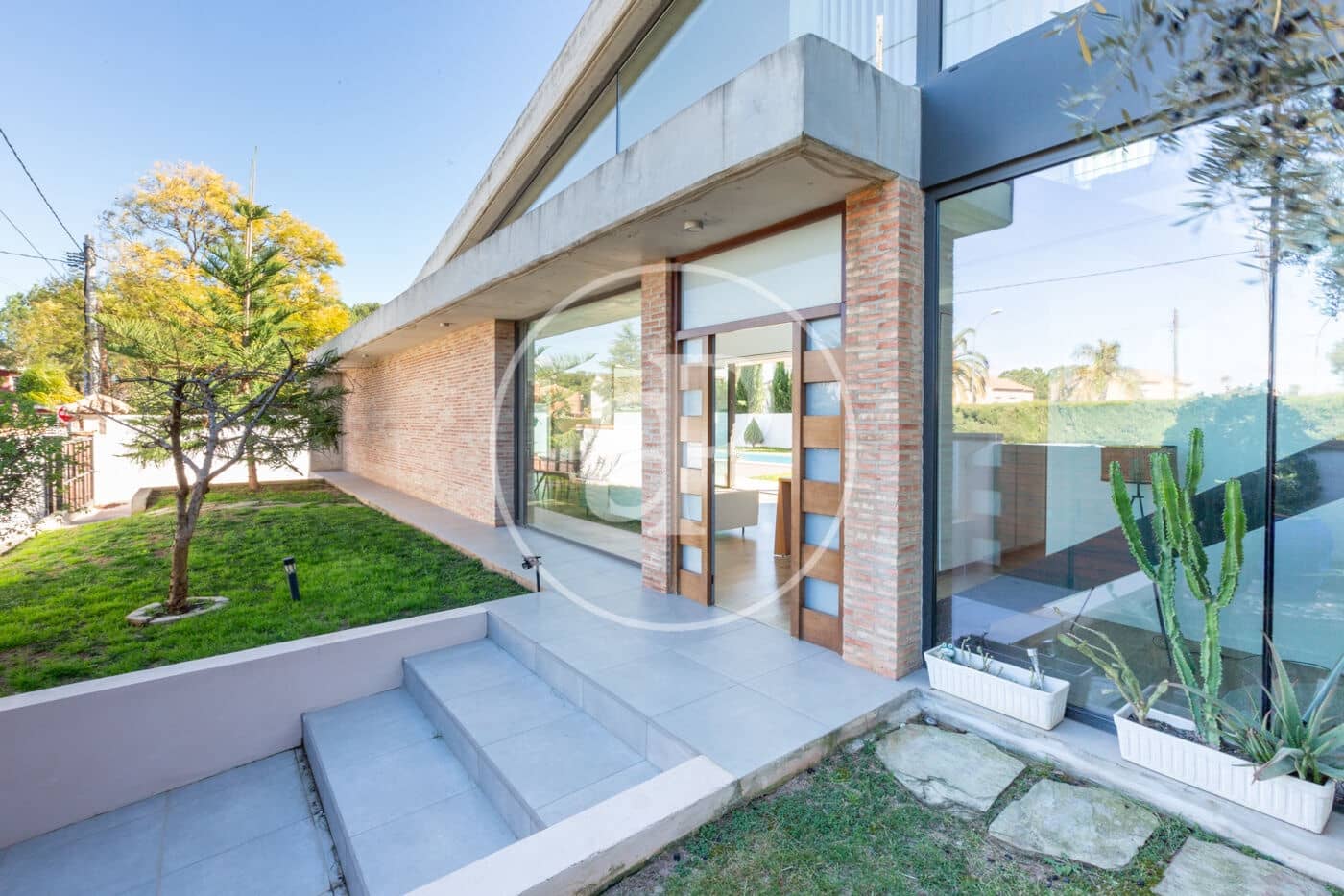 4 bedroom Villa for sale in Valencia city with pool - € 1,380,000 (Ref: 9565330)