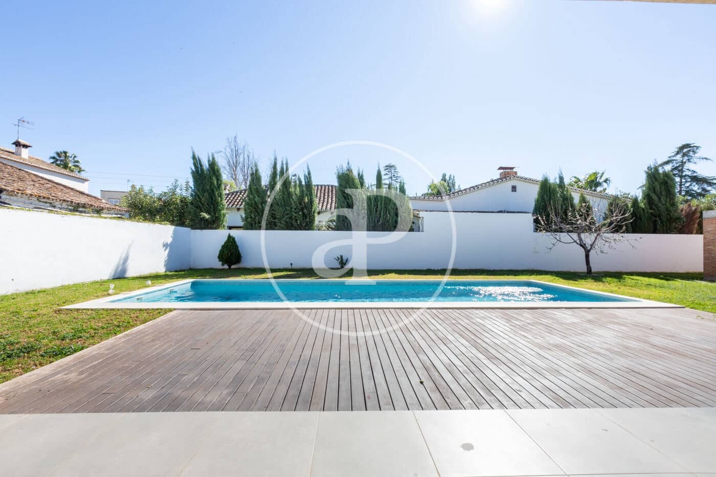 4 bedroom Villa for sale in Valencia city with pool - € 1,380,000 (Ref: 9565330)