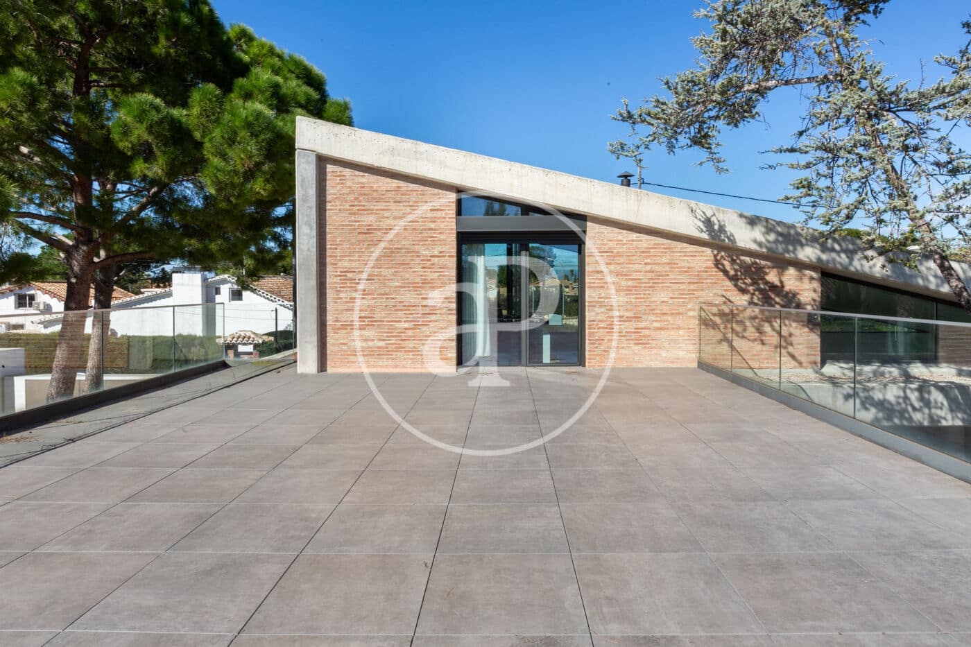 4 bedroom Villa for sale in Valencia city with pool - € 1,380,000 (Ref: 9565330)