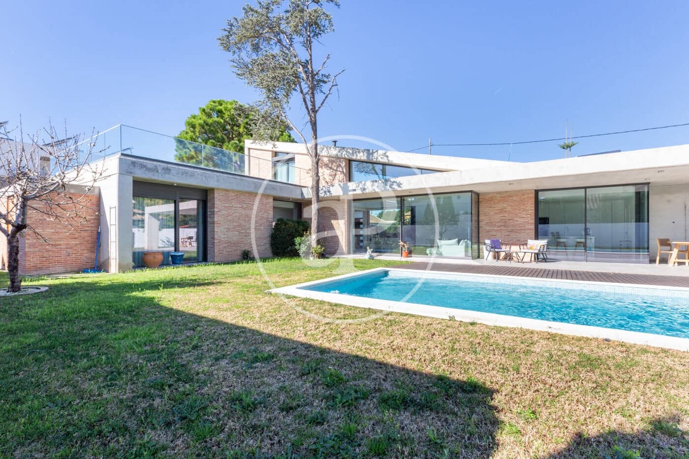 4 bedroom Villa for sale in Valencia city with pool - € 1,380,000 (Ref: 9565330)