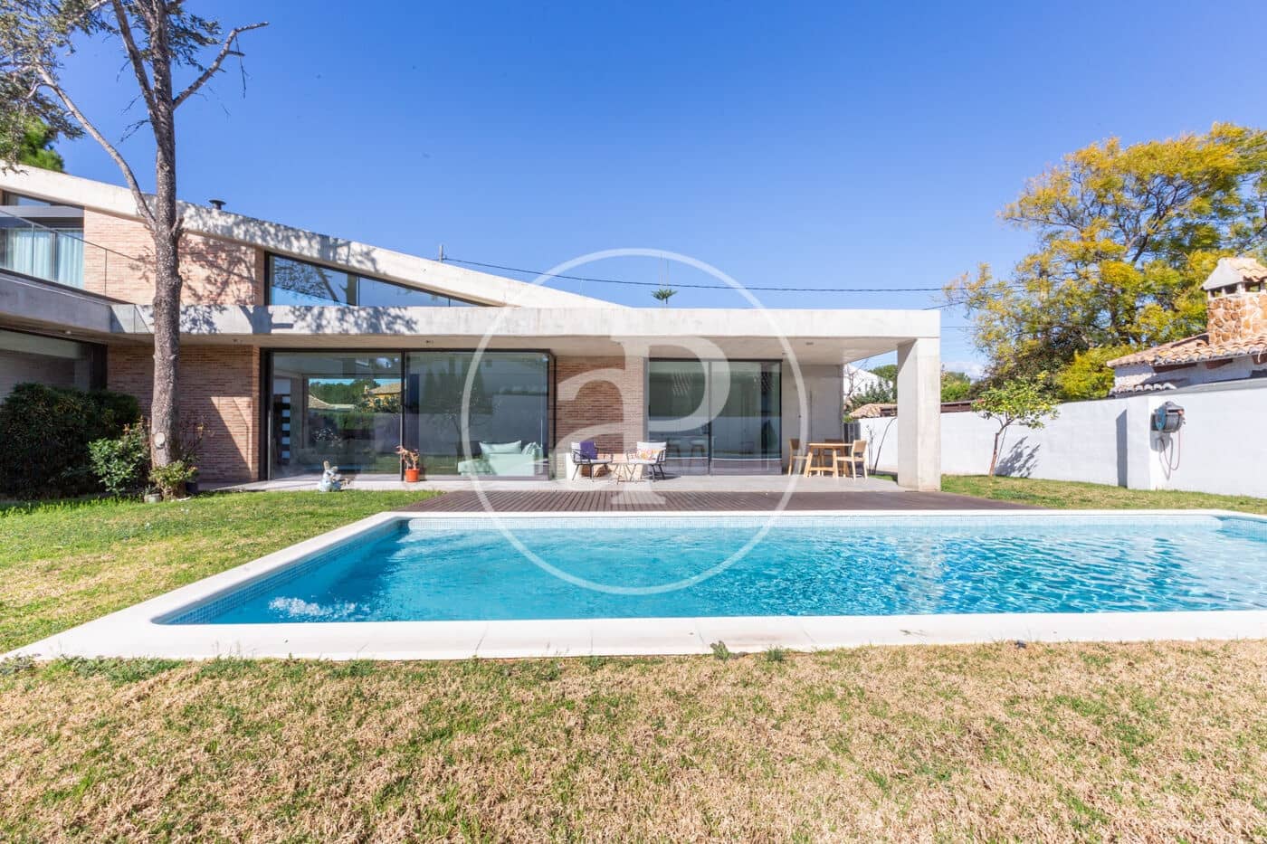 4 bedroom Villa for sale in Valencia city with pool - € 1,380,000 (Ref: 9565330)