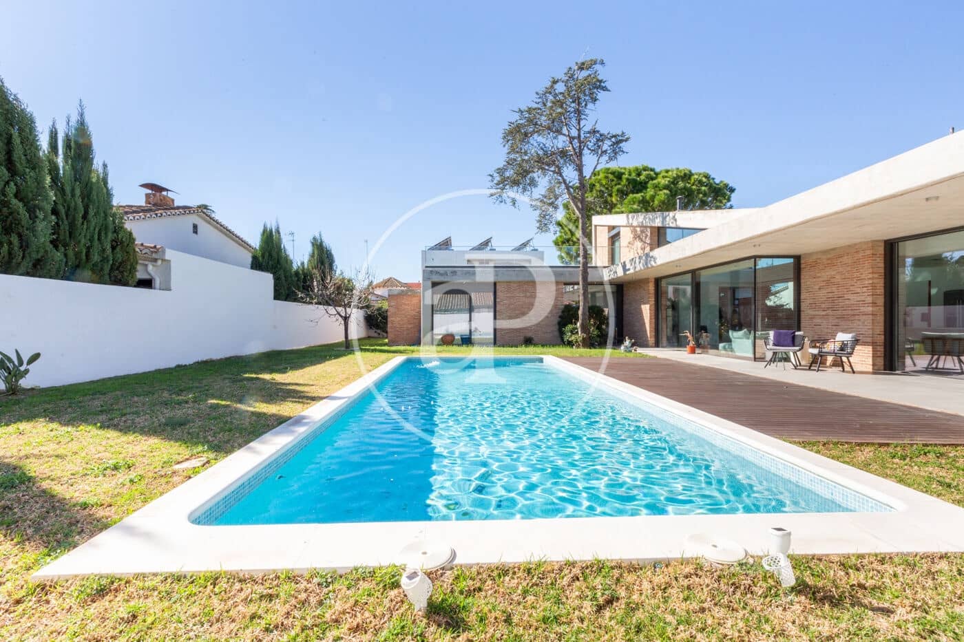 4 bedroom Villa for sale in Valencia city with pool - € 1,380,000 (Ref: 9565330)