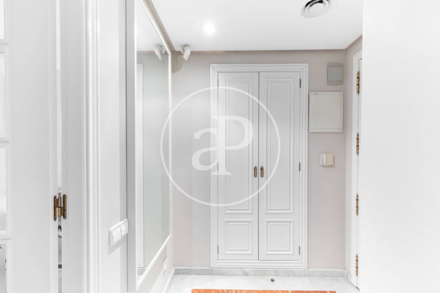 2 soveværelse Lejlighed til leje i Valencia by - € 2.400 (Ref: 9565331)