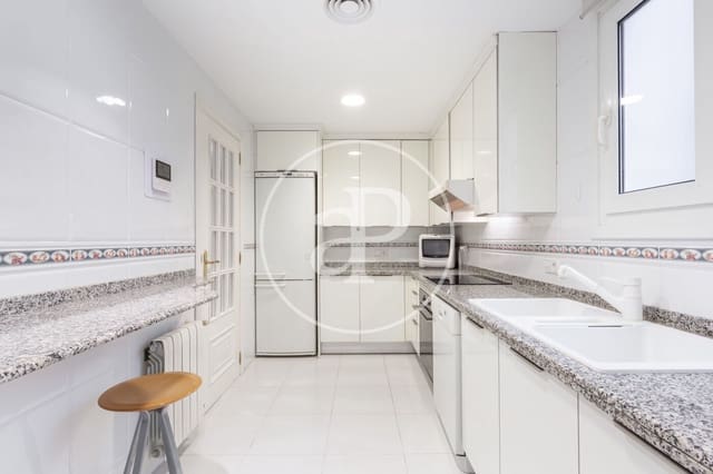 2 sovrum Lägenhet att hyra i Sant Francesc, Valencia stad - 2 400 € (Ref: 9565331)