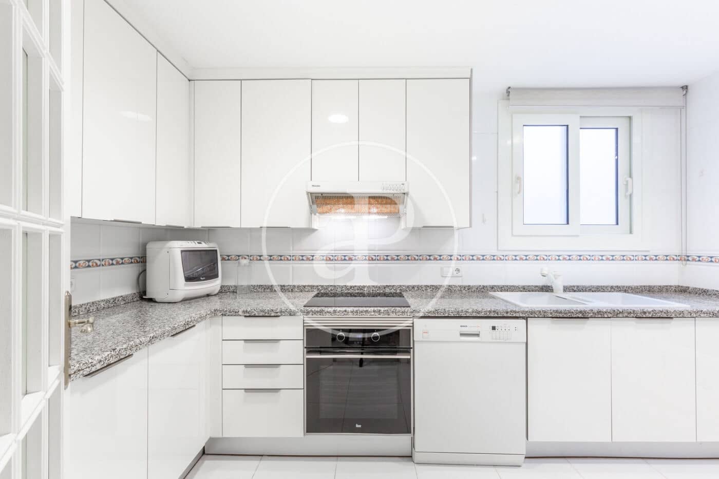 2 soveværelse Lejlighed til leje i Valencia by - € 2.400 (Ref: 9565331)